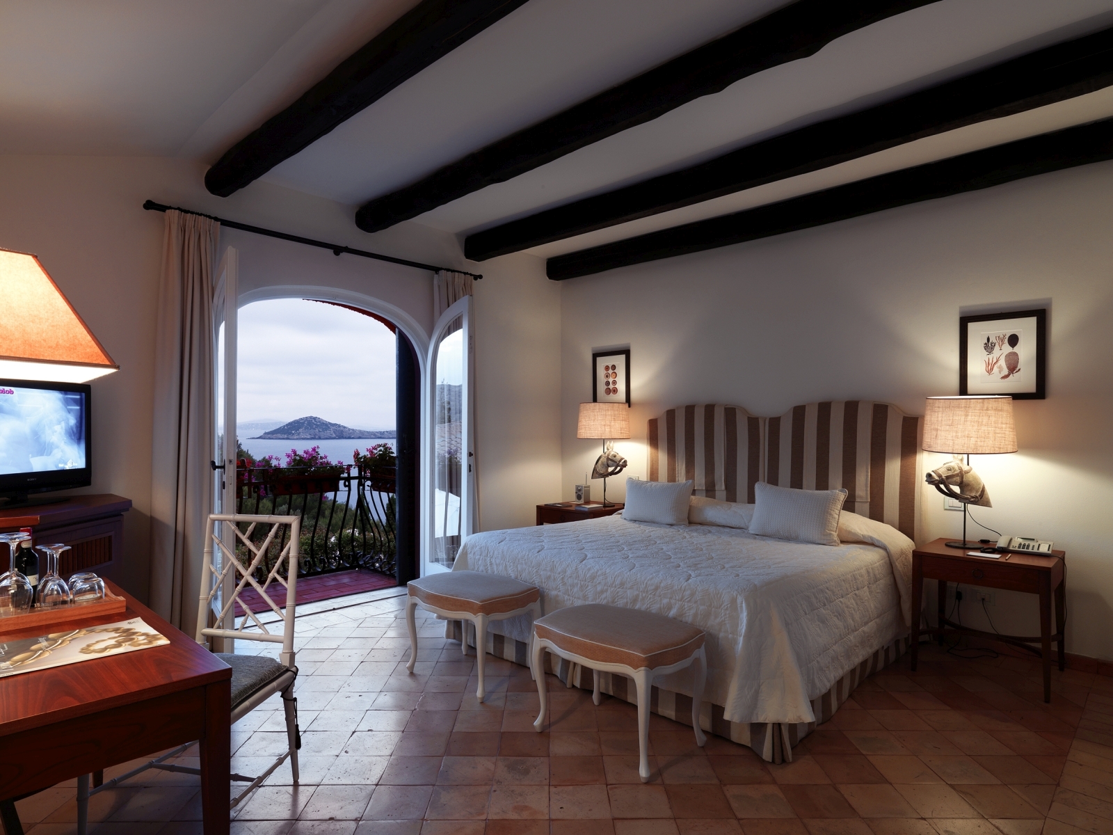 Room with view over ocean at Il Pellicano