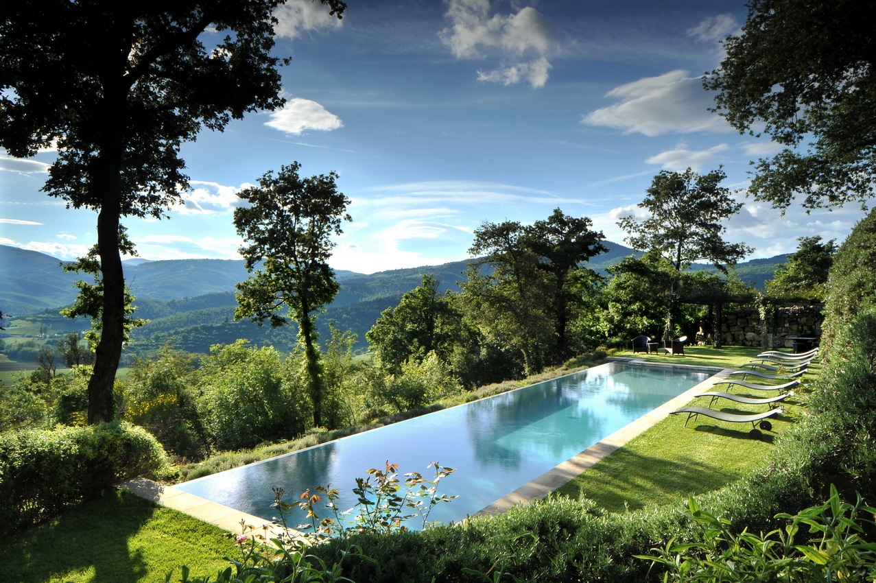 Pool in the middle of the garden of Villa Arrighi, Umbria