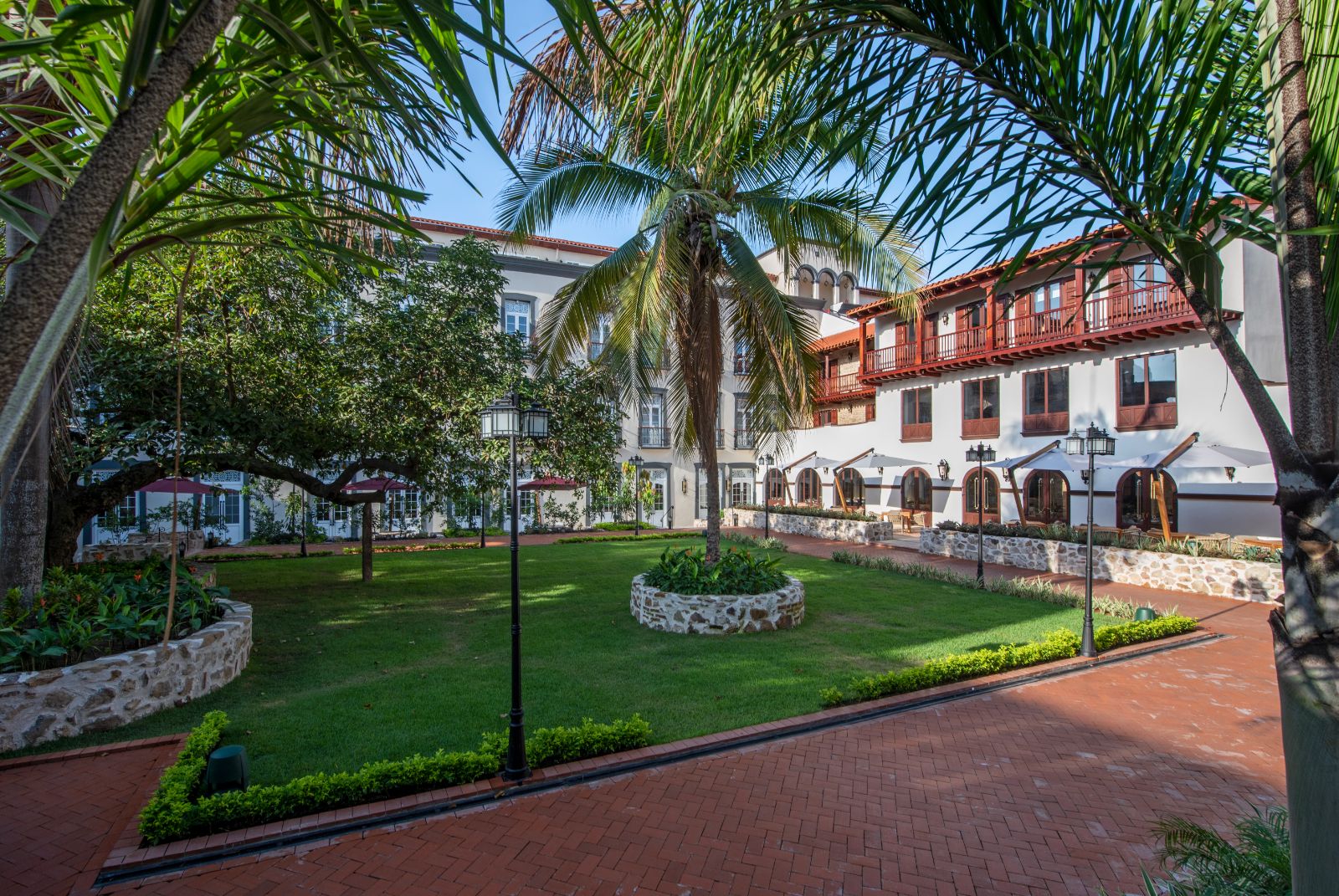 Courtyard at Hyatt's Hotel La Compania in Panama City