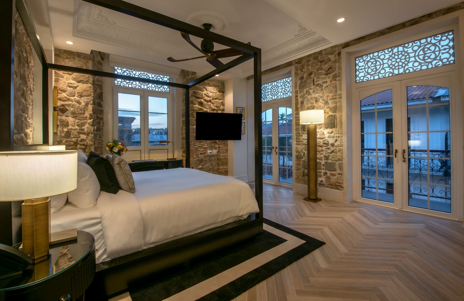 Junior suite bedroom at Hyatt's Hotel La Compania in Panama City