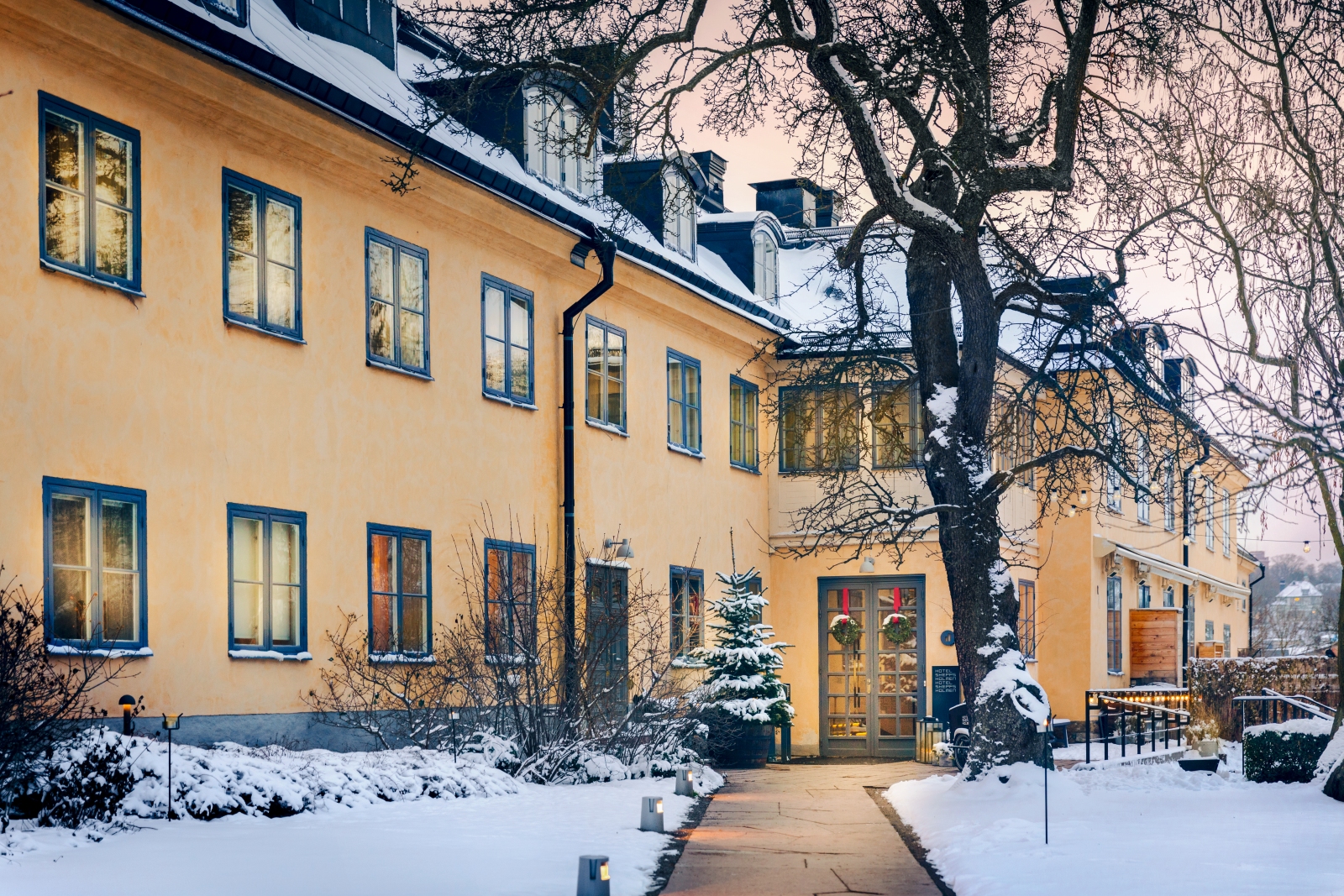 Path to the entrance of Hotel Skeppsholmen in the snow