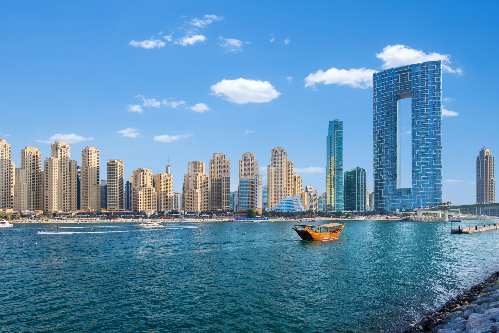 luxury resort Address in Dubai and the skyline