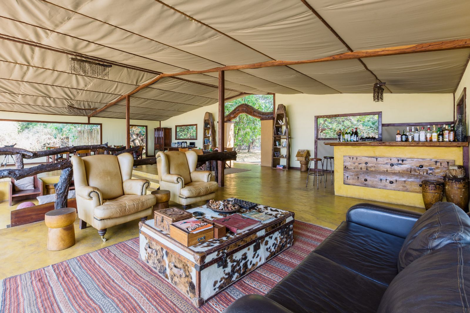 The lounge area at Potato Bush Camp on the Zambezi
