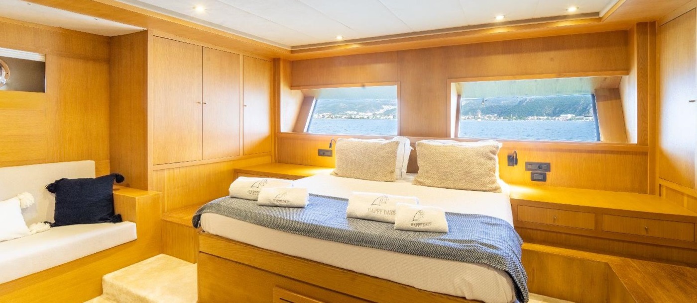 Spacious master cabin on board the Happy Days gulet in Turkey