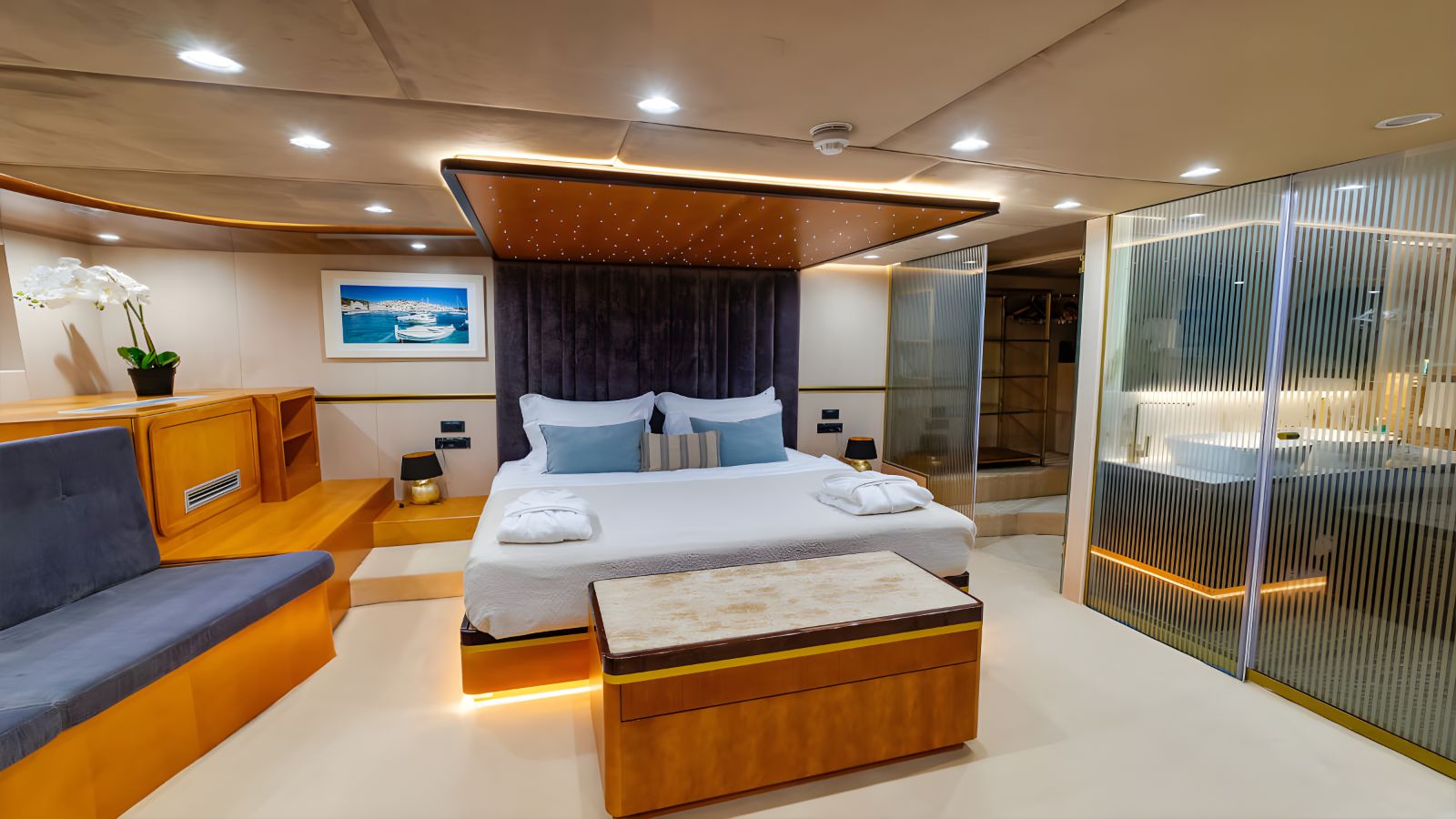 Master cabin bedroom onboard the Life is Good gulet in Croatia