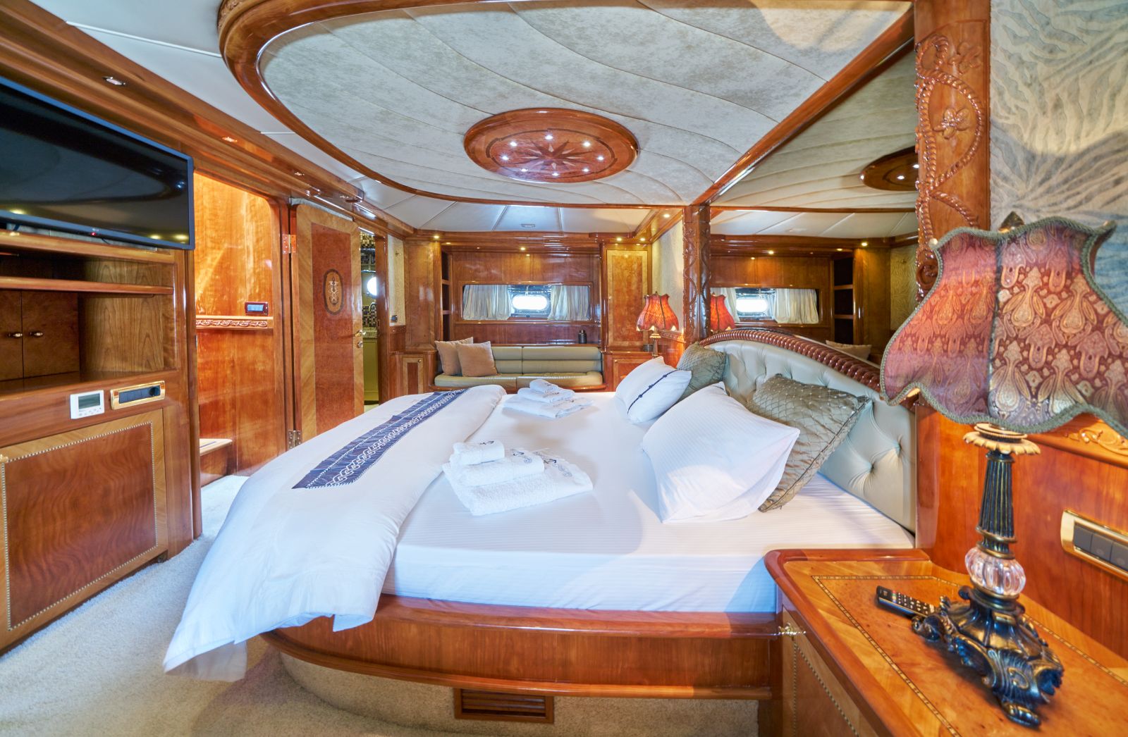 VIP cabin bedroom onboard the Lotus gulet in Croatia