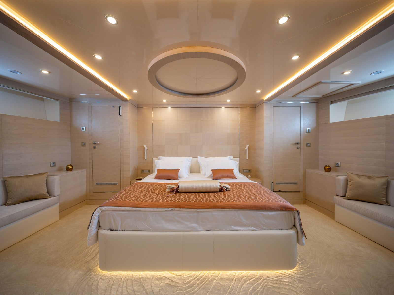 Guest suite cabin bed onboard the Love Story gulet in Croatia