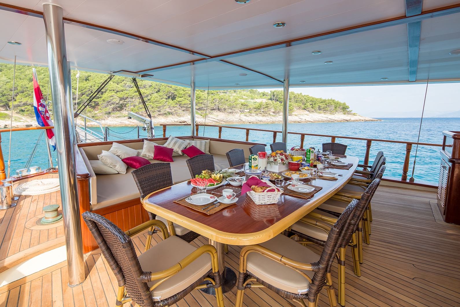Aft dining on board Morning Star in Croatia