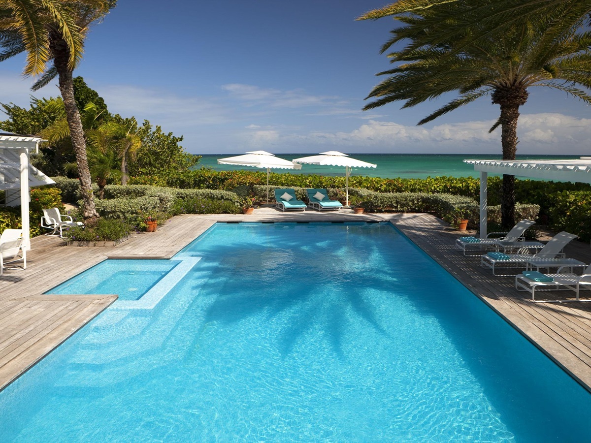 primary pool area at Bannaquit, Antigua