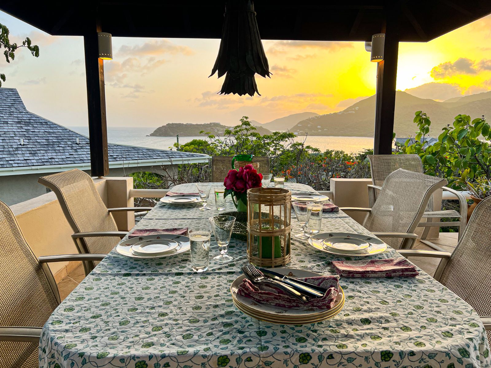 bluff-point-antigua-outdoor-dining