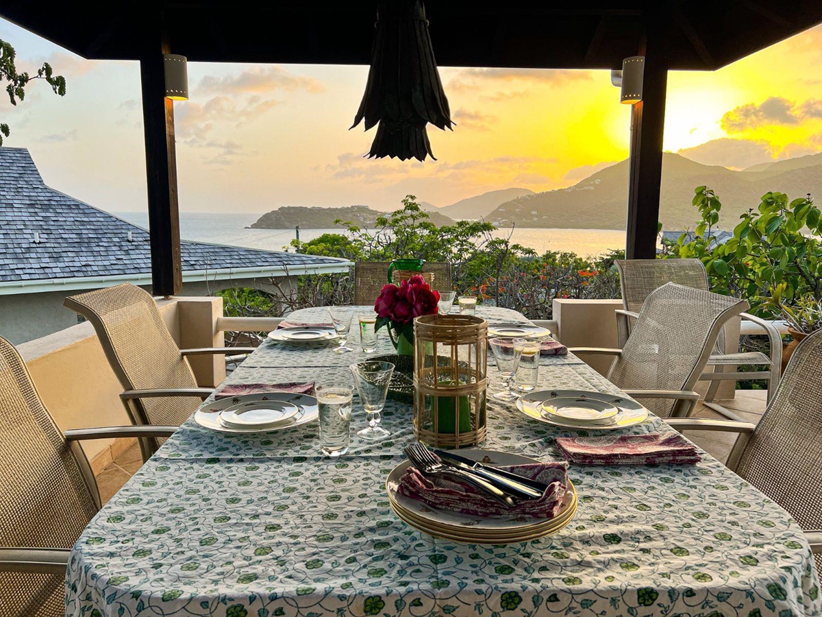 bluff-point-antigua-outdoor-dining