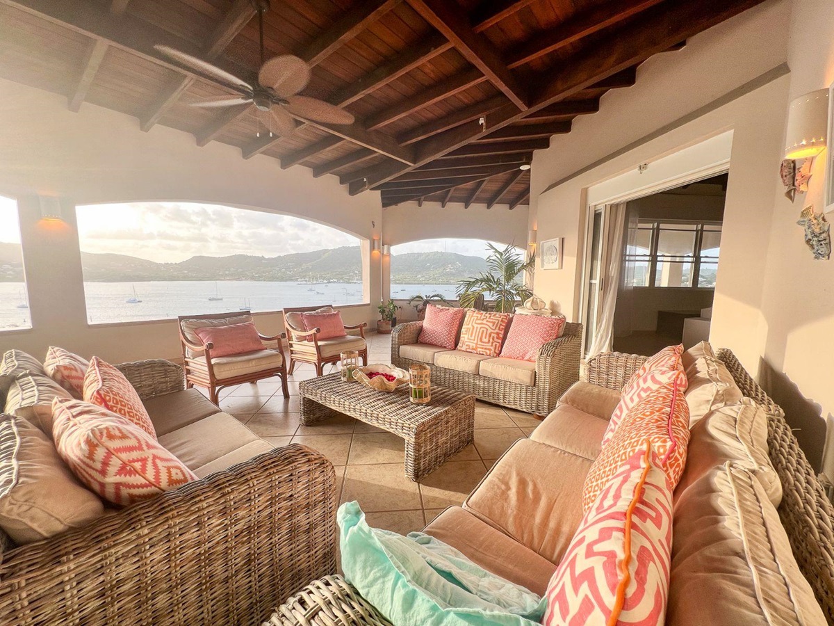 bluff-point-antigua-outdoor-seating