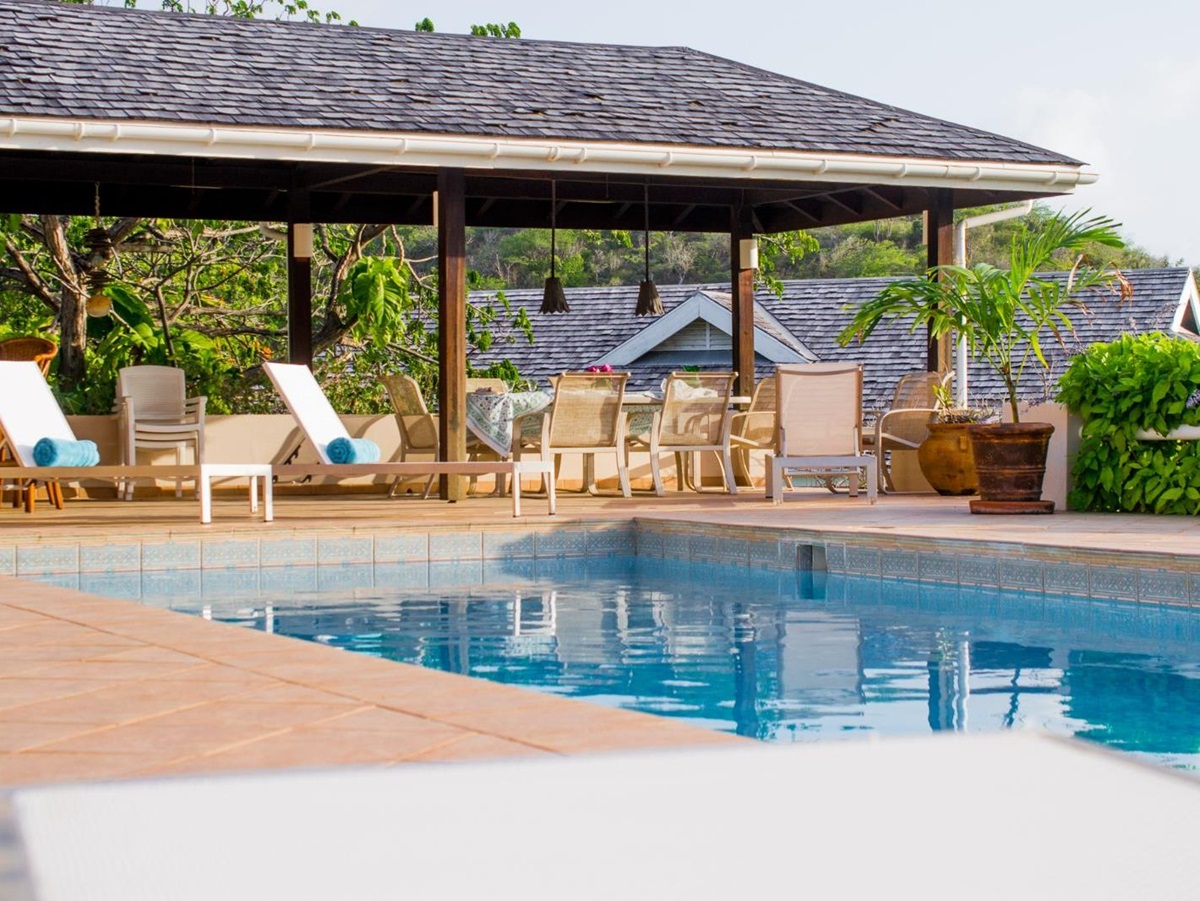 bluff-point-antigua-pool-1