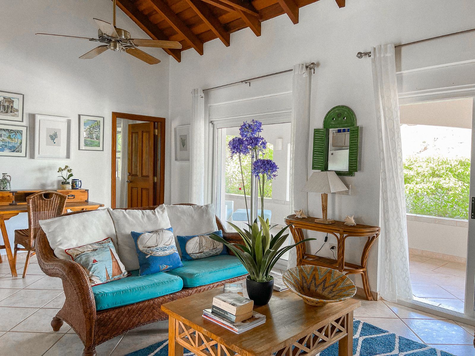bluff-point-antigua-sitting-room