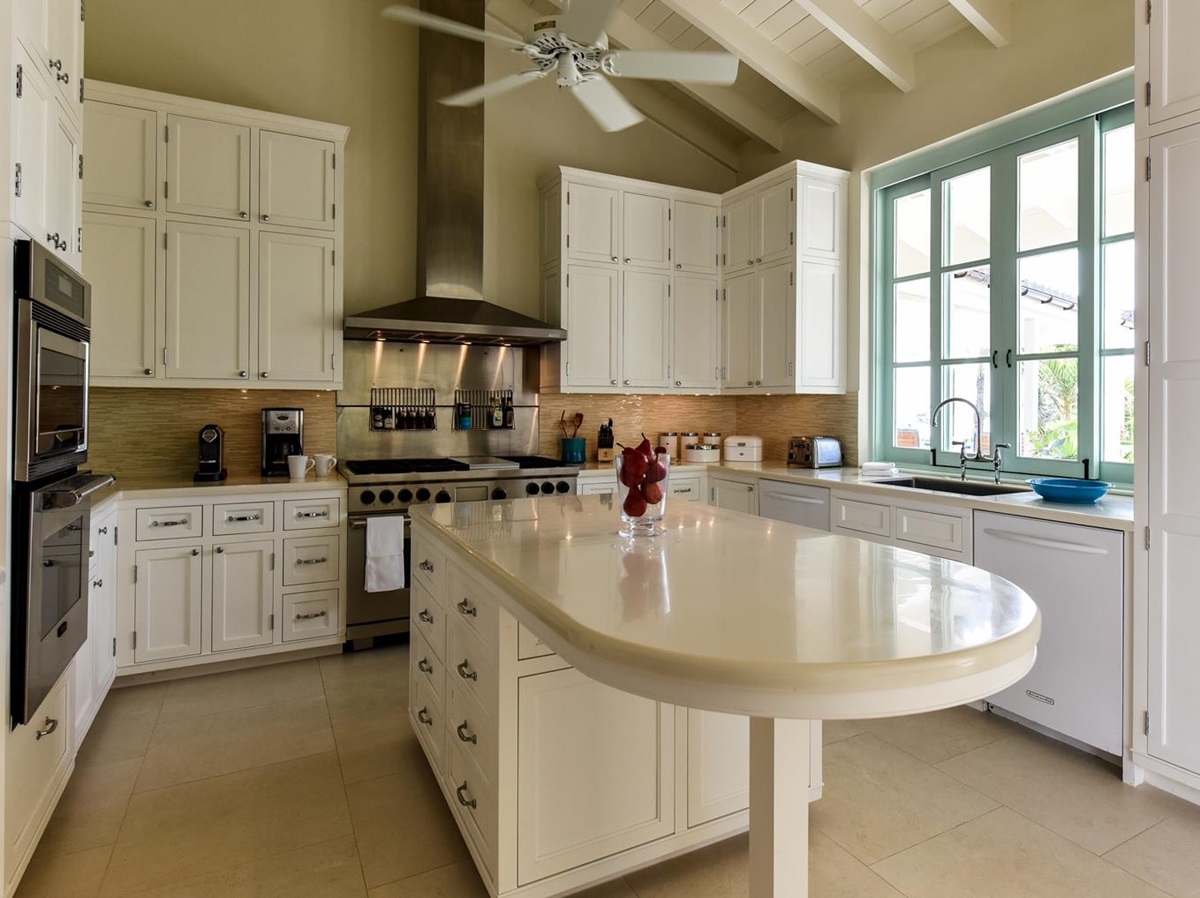 The spacious kitchen of Evangeline, Antigua