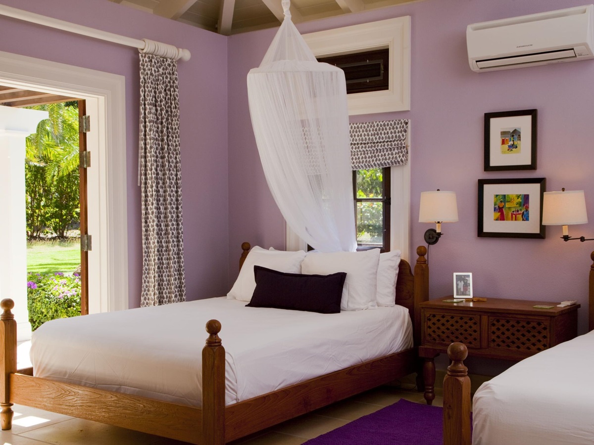 Twin bedroom of Frangipani, Antigua