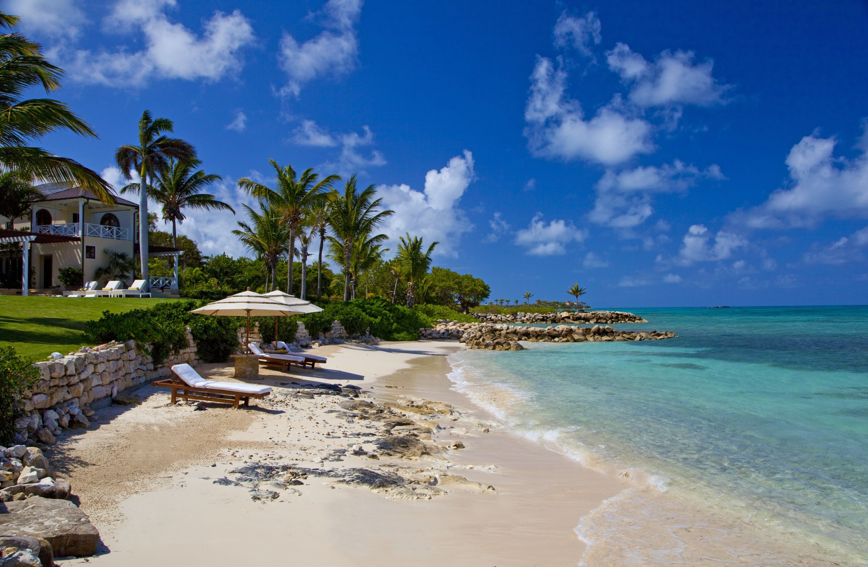 The beach of Frangipani, Antigua
