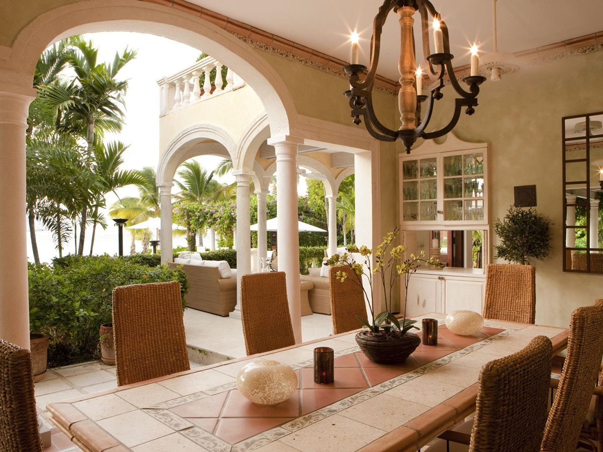 Dining table at La Casa, Antigua