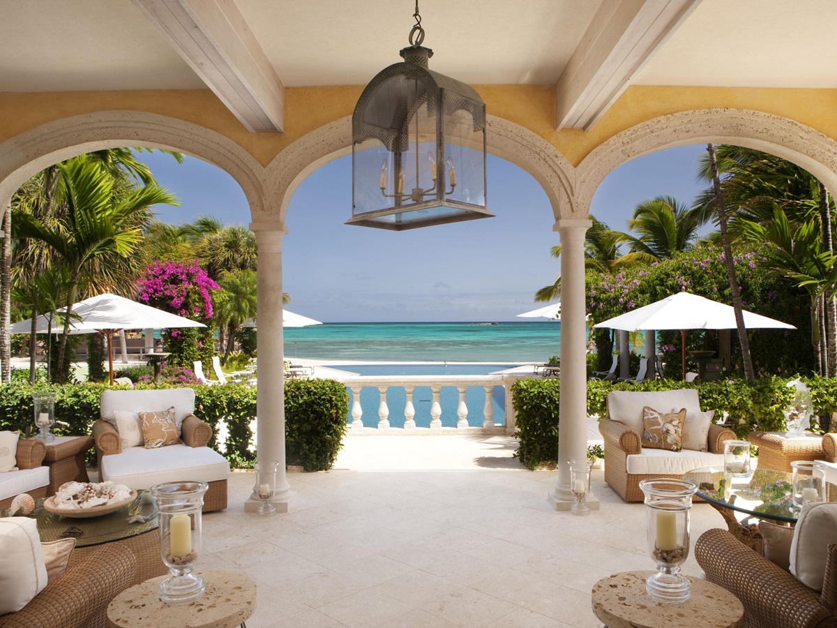 OUtdoor sitting area of La Casa, Antigua