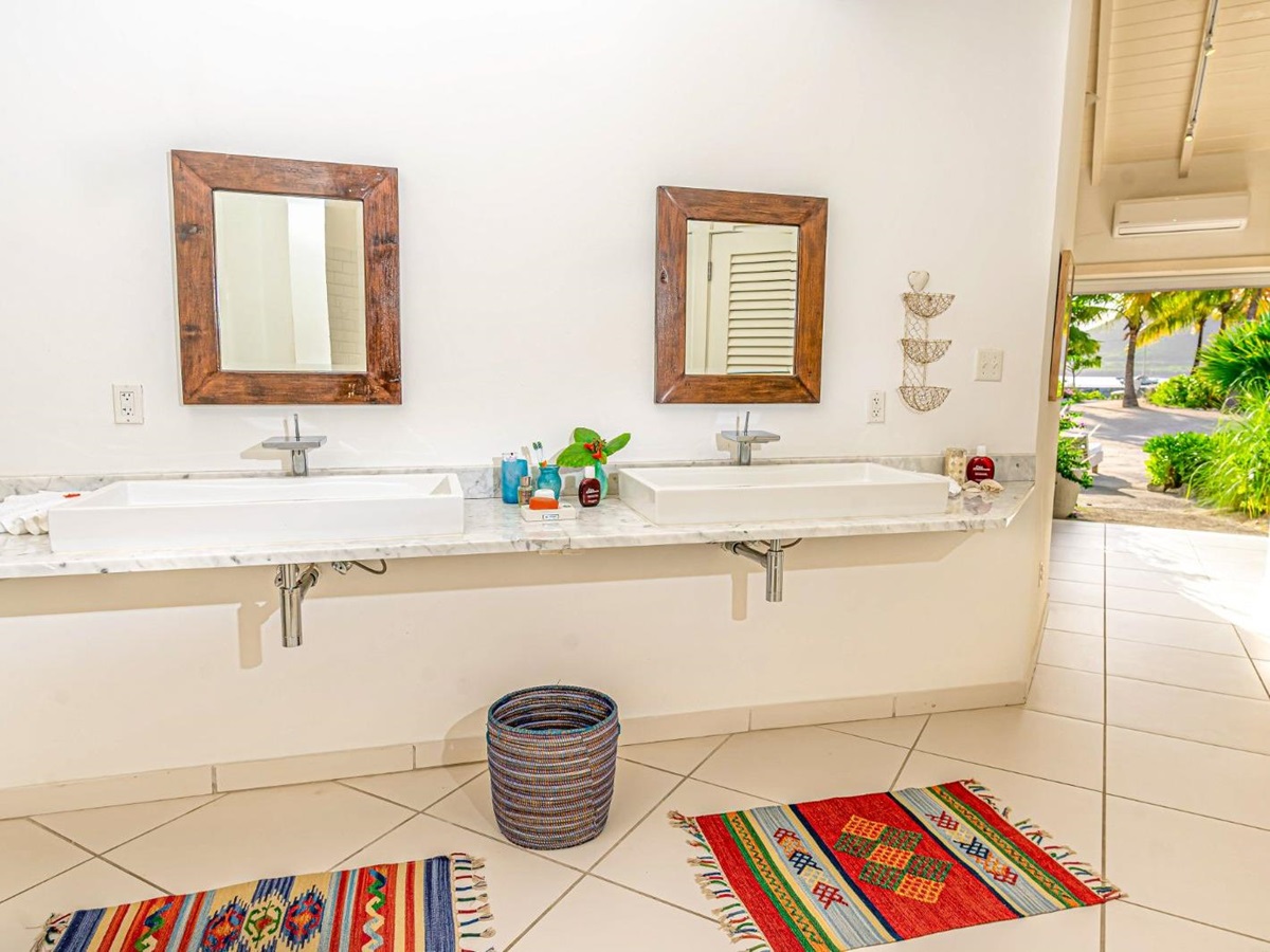 Bathroom at Palm Point in Antigua