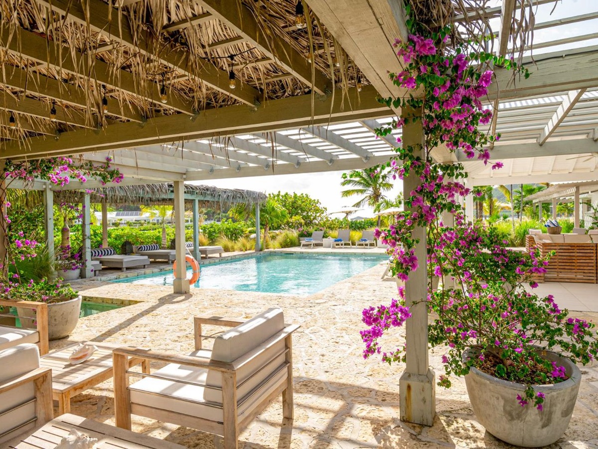Outdoor Living at Palm Point in Antigua