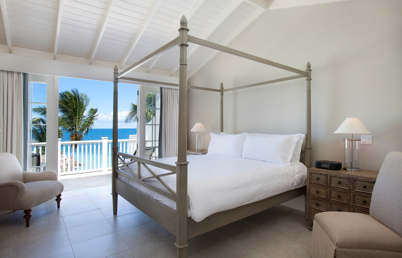 Pelican House in Antigua-bedroom