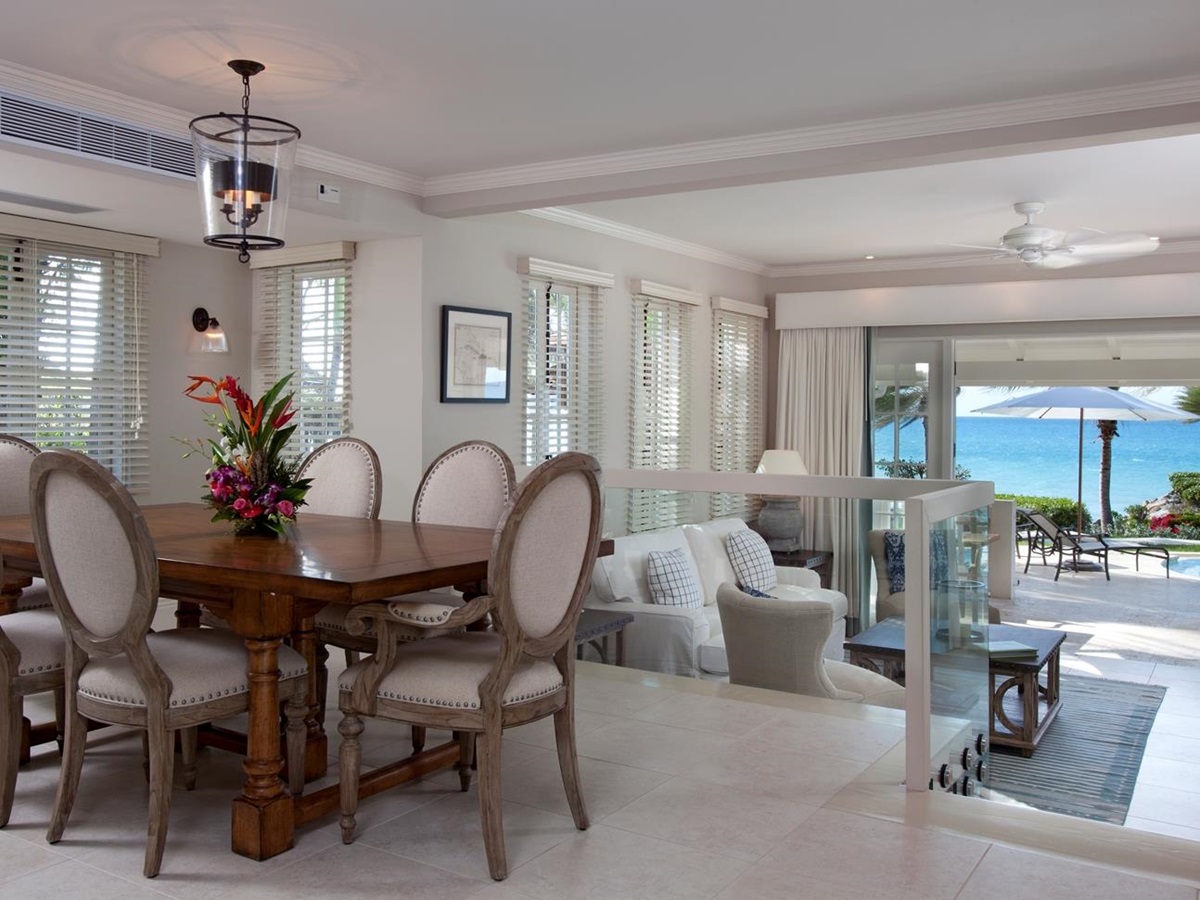 Pelican House in Antigua-dining room