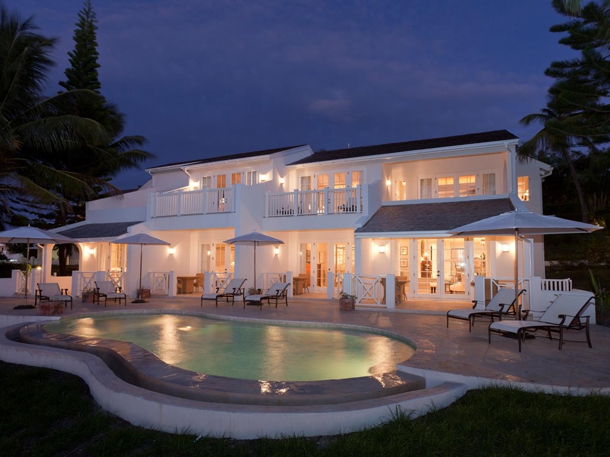 Pelican House in Antigua-facade