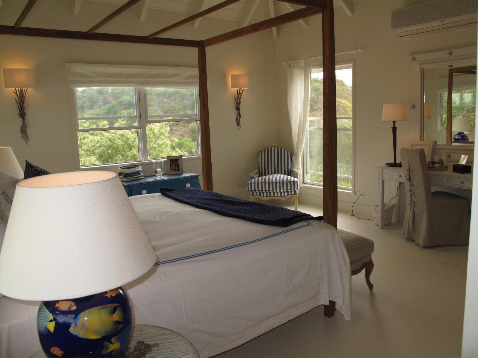 King bedroom in Pigeon Beach House, Antigua