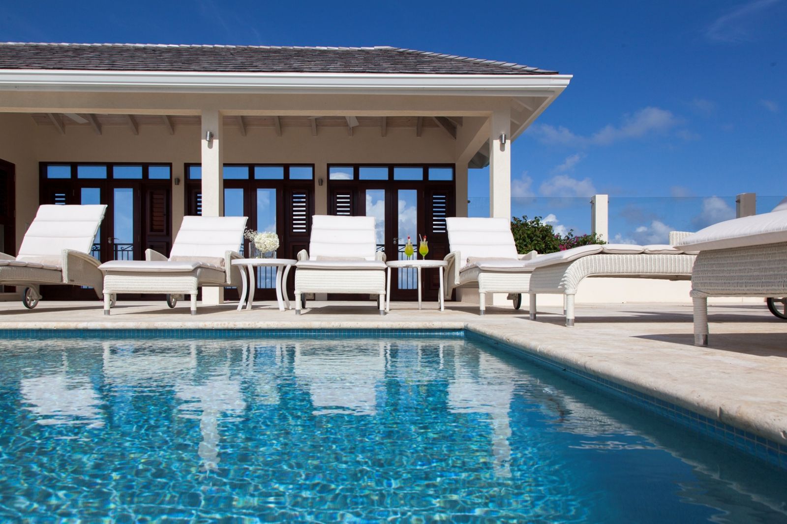 Pool and loungers  Rock Cottage - Antigua
