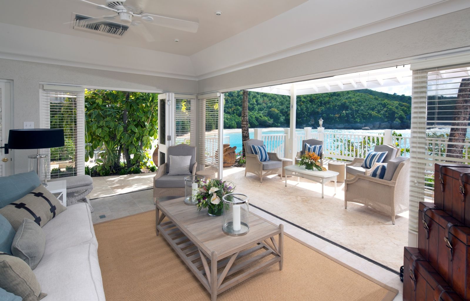 Living room and terrace  Rock Cottage - Antigua
