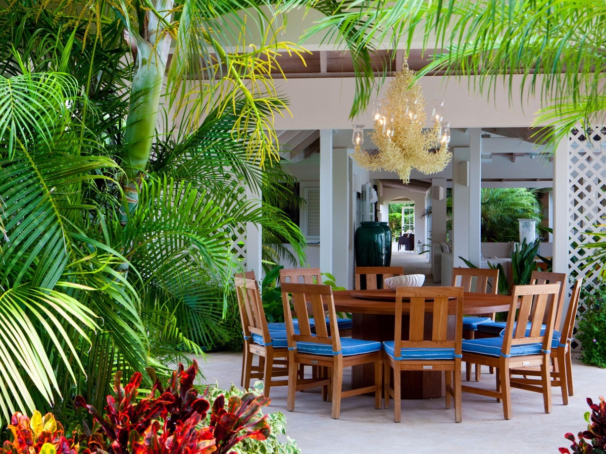 Outdoor dining at Sandpiper Beach House, Antigua