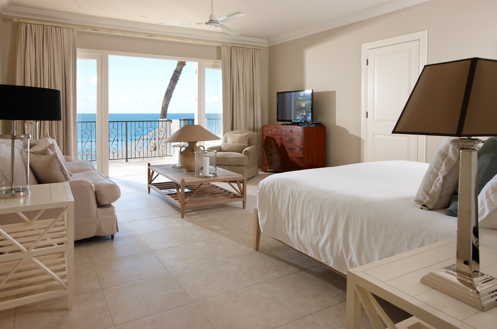 The bedroom at Turtle Cottage in Antigua