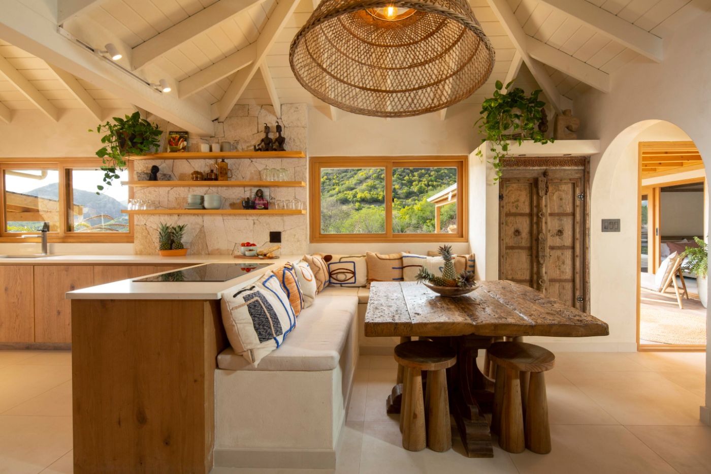 casa-musica-antigua-dining