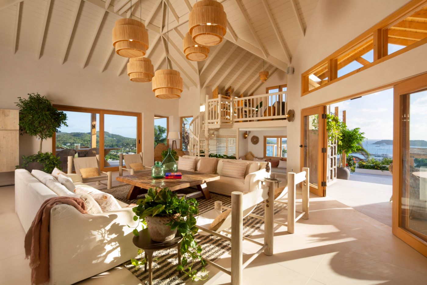 casa-musica-antigua-living-room