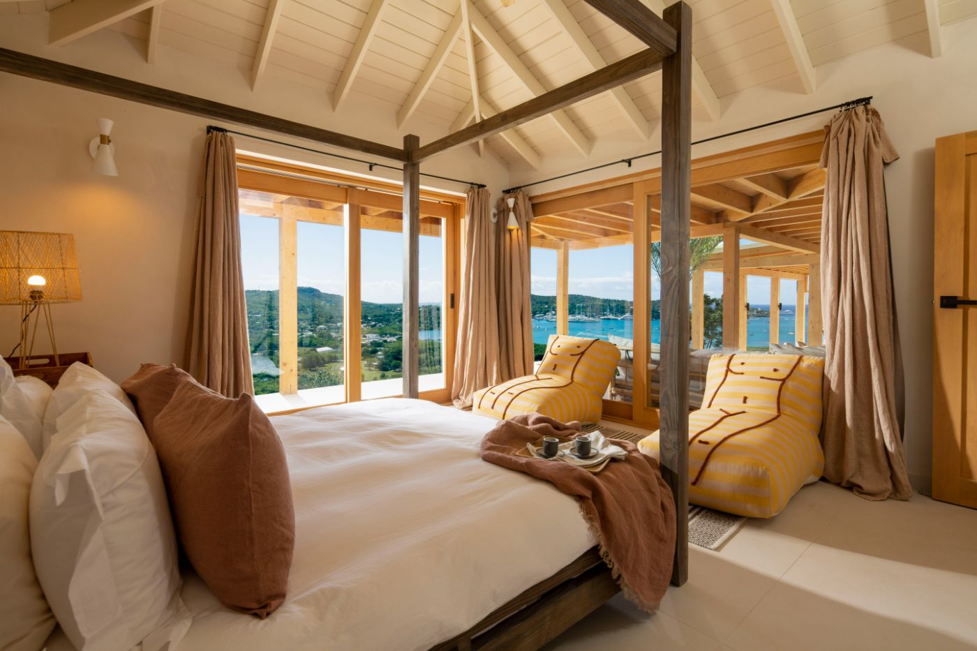 casa-musica-antigua-master-bedroom