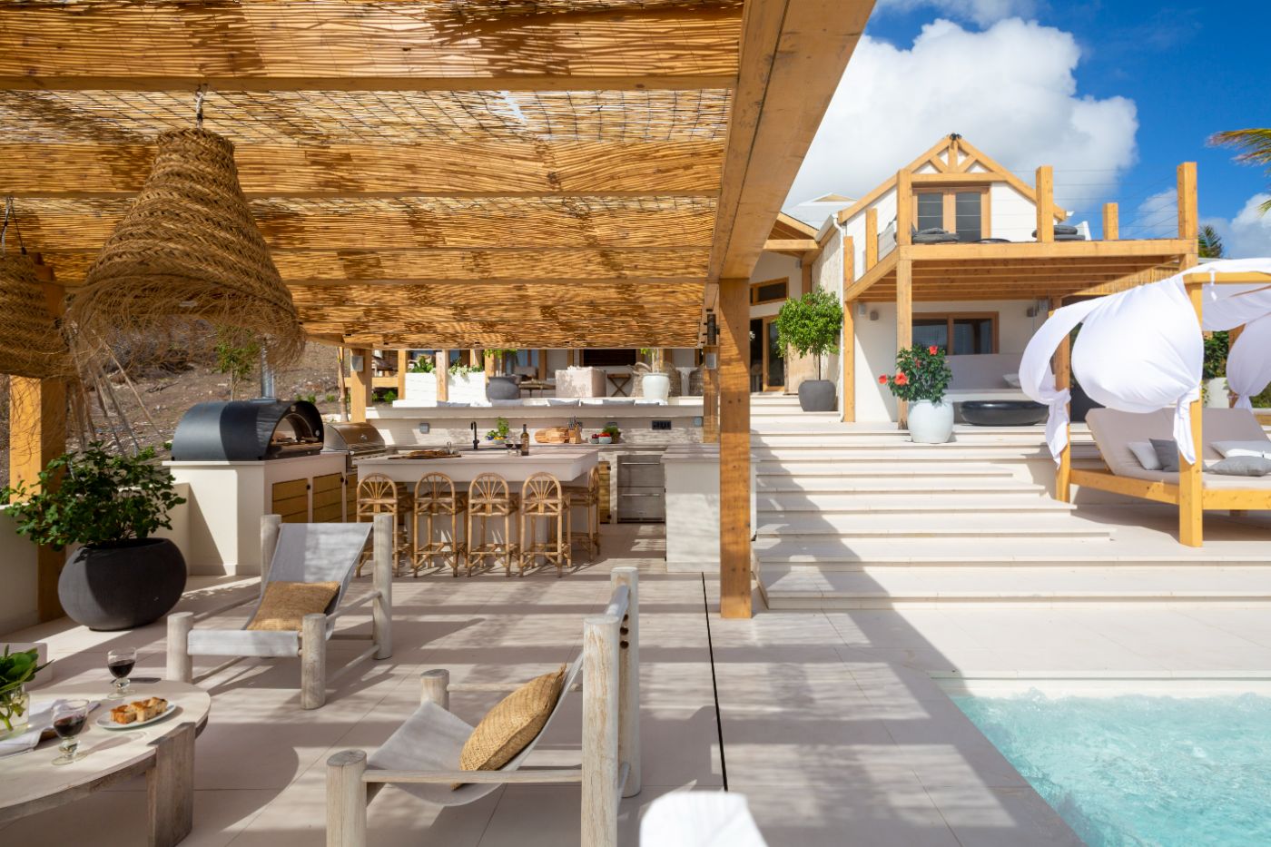 casa-musica-antigua-outdoor-dining
