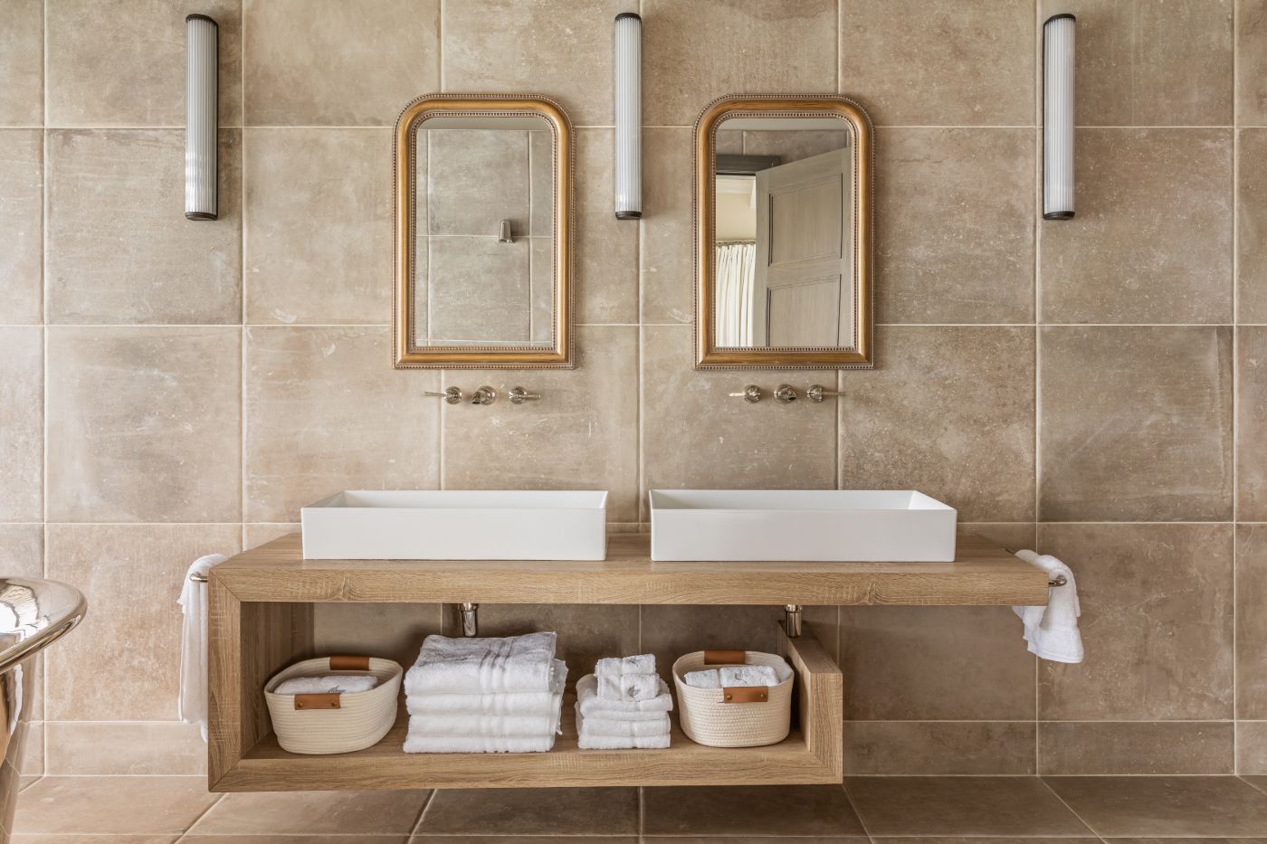 Bathroom with double sink at Villa Papillon