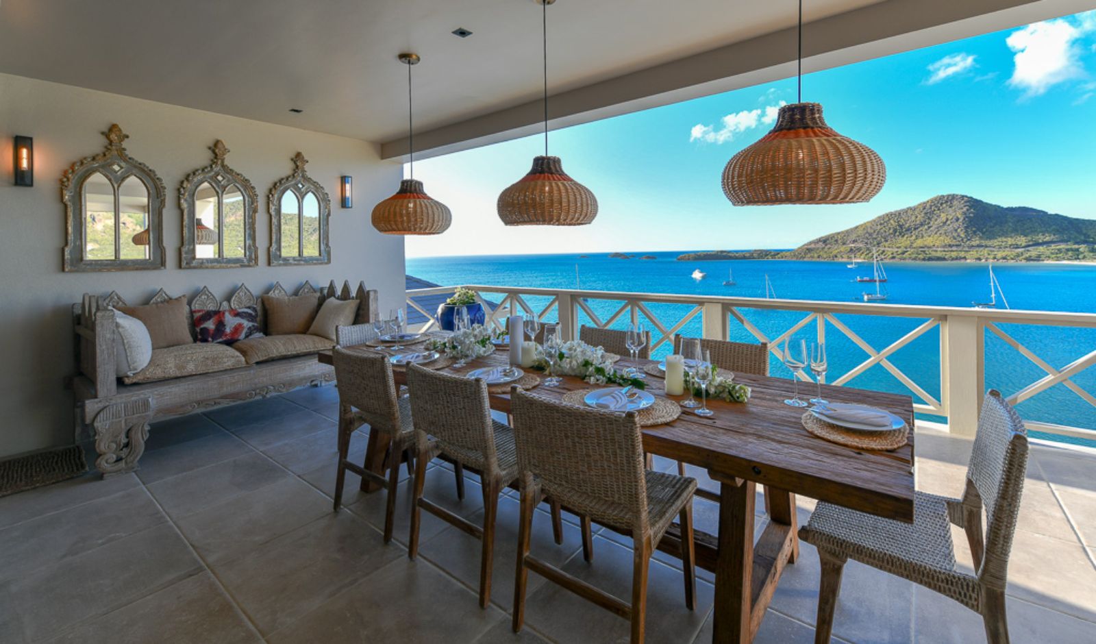 Dining room with sea view at Villa Papillon