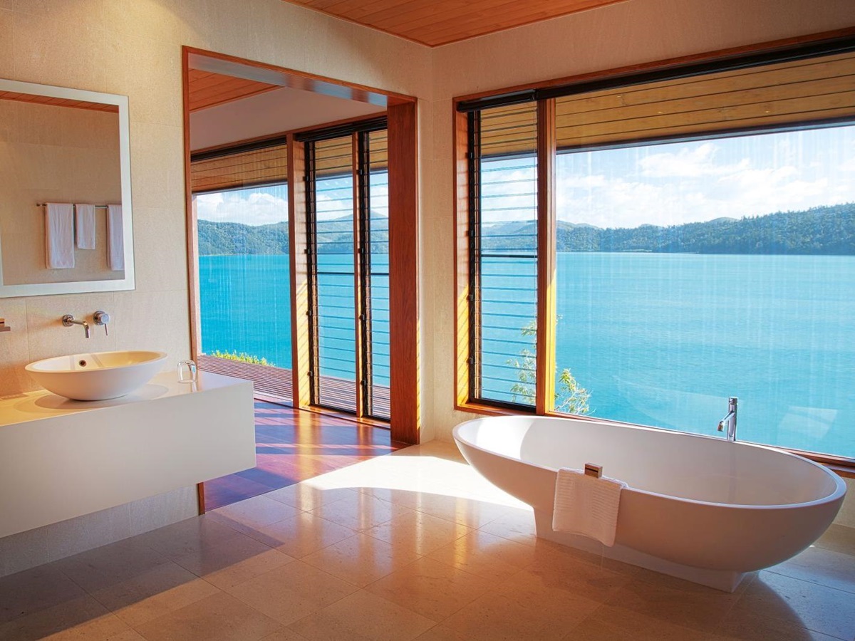 Bathroom at Qualia, Great Barrier Reef in Australia