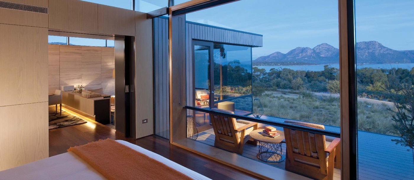 Suite and terrace with mountain views at the Saffire Freycinet hotel in Tasmania