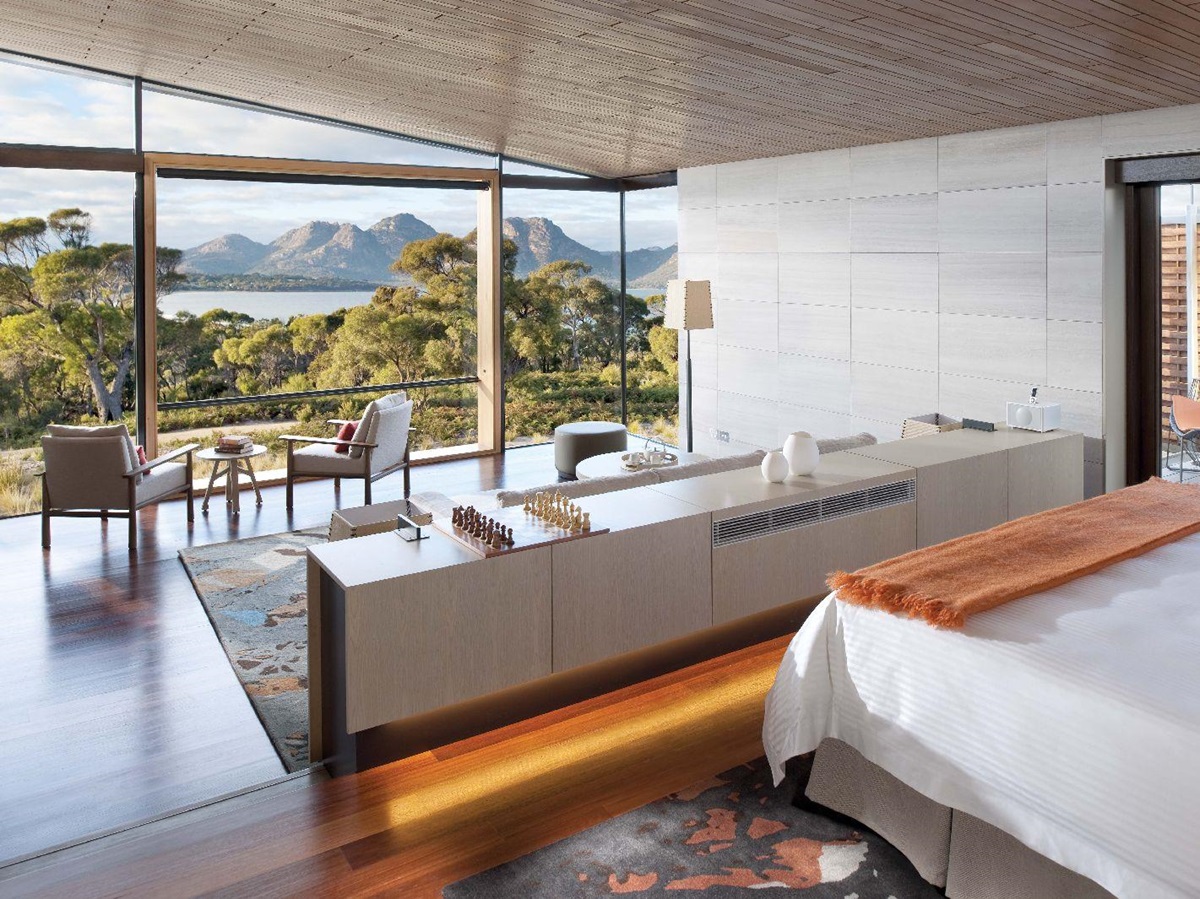 A suite with views of the Hazards Mountains at the Saffire Freycinet hotel in Tasmania