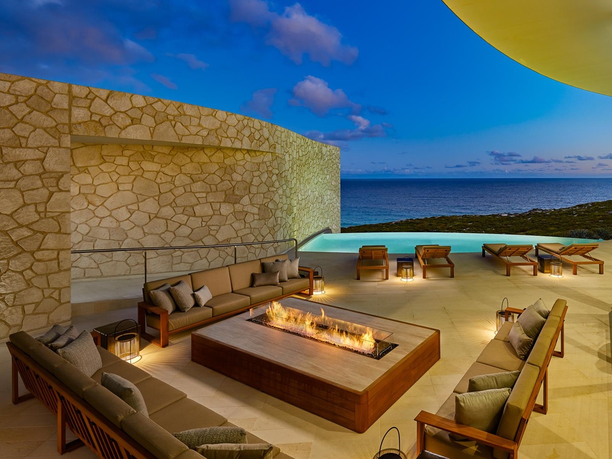 Swimming pool lounge area at Southern Ocean Lodge