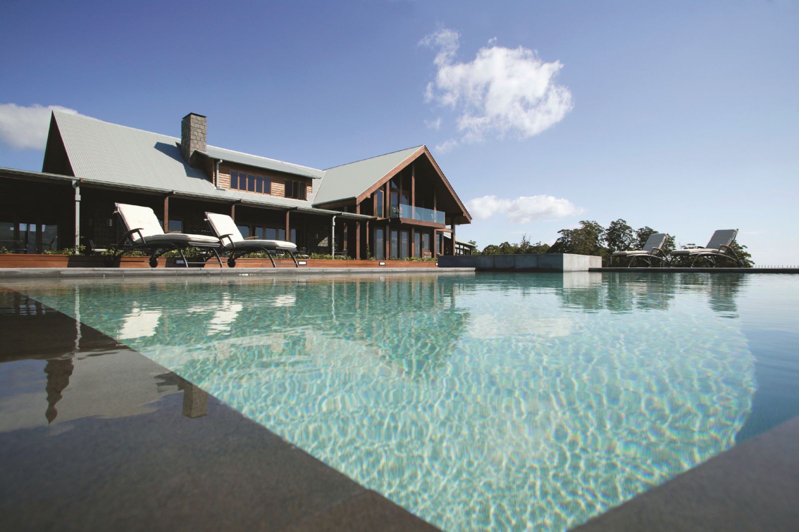 Infinity pool at Spicers Peak Lodge in Australia  