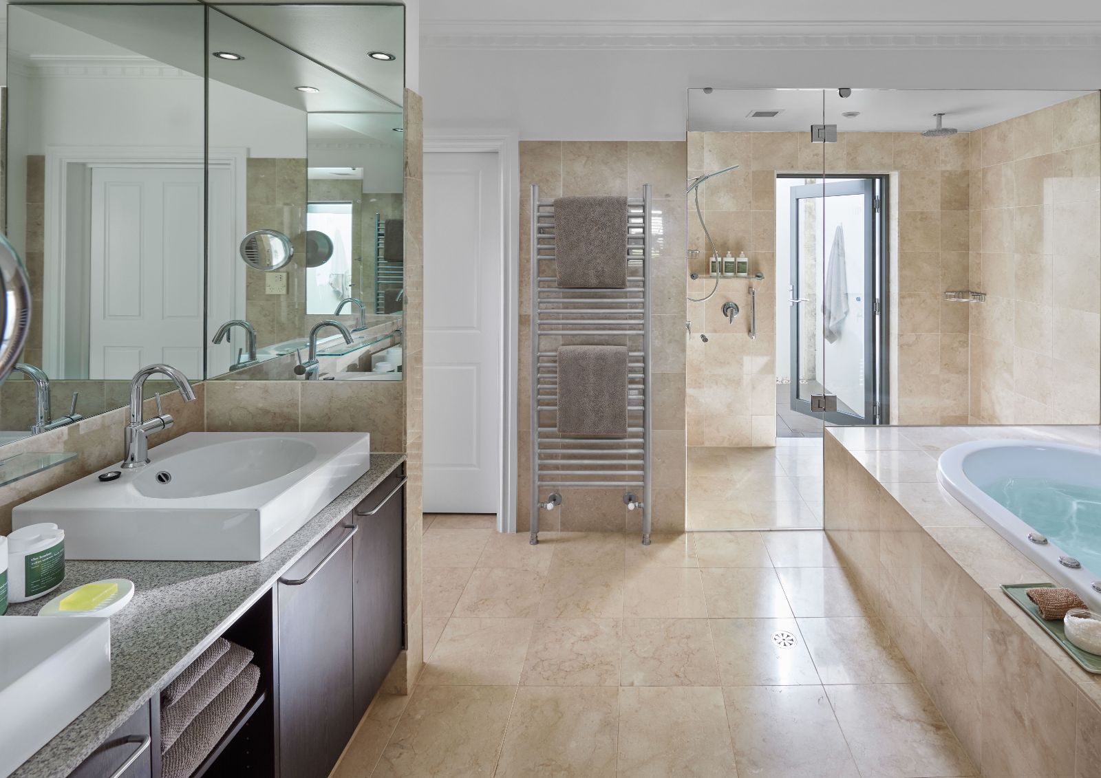 Guest suite bathroom at The Louise Lodge in Australia
