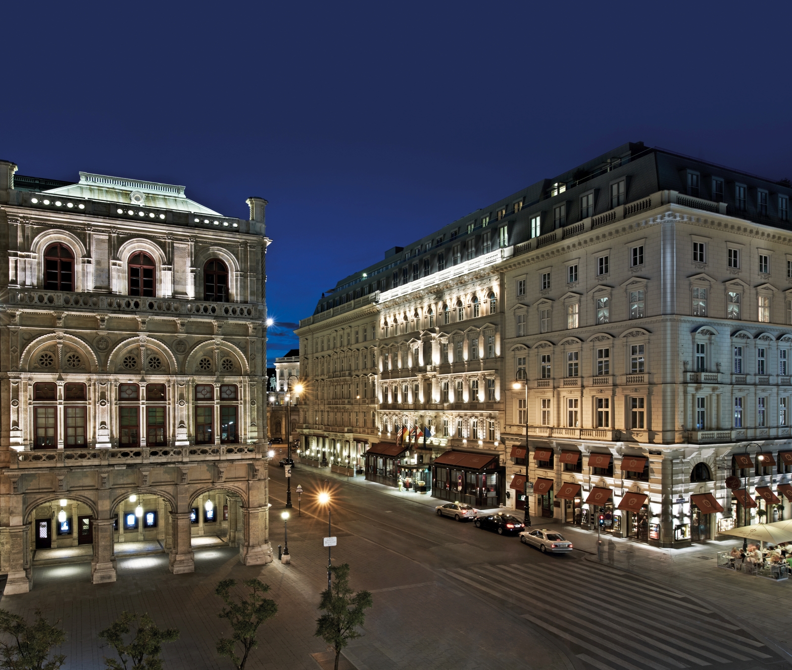  Hotel Sacher Wien at night