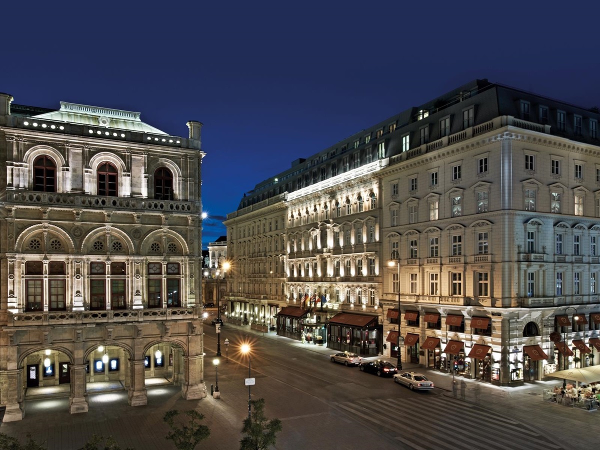 Hotel Sacher Wien at night