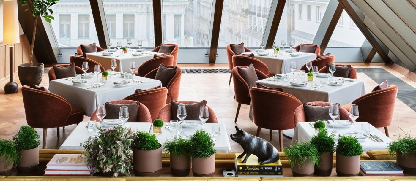 Neue Hoheit brasserie dining room at the Rosewood Vienna in Austria