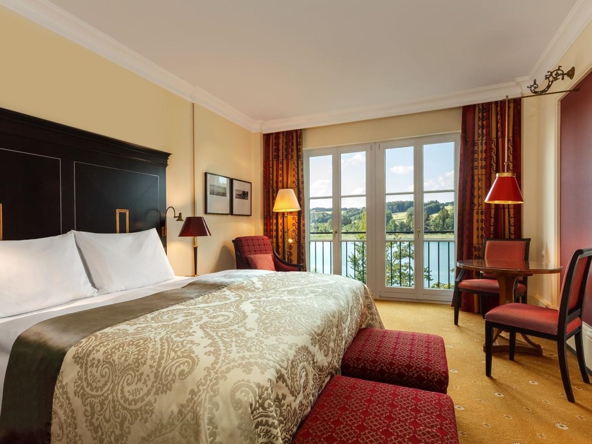 Junior suite of the Schloss Fuschl hotel in Austria