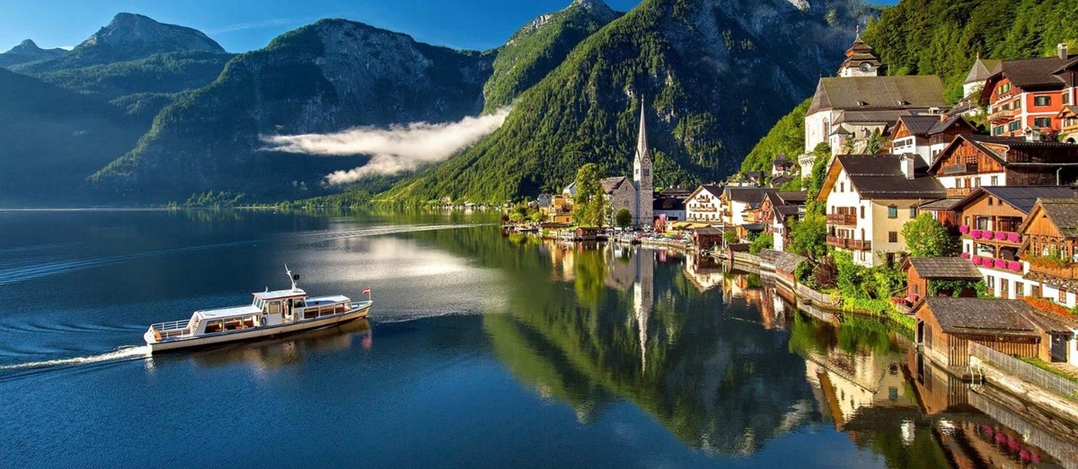 A river boat cruise in Hallstatt in Austria